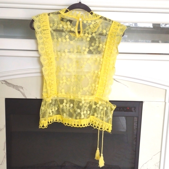 Jew_Berry Shop Yellow see through lace top with side tassel - Picture 2 of 9